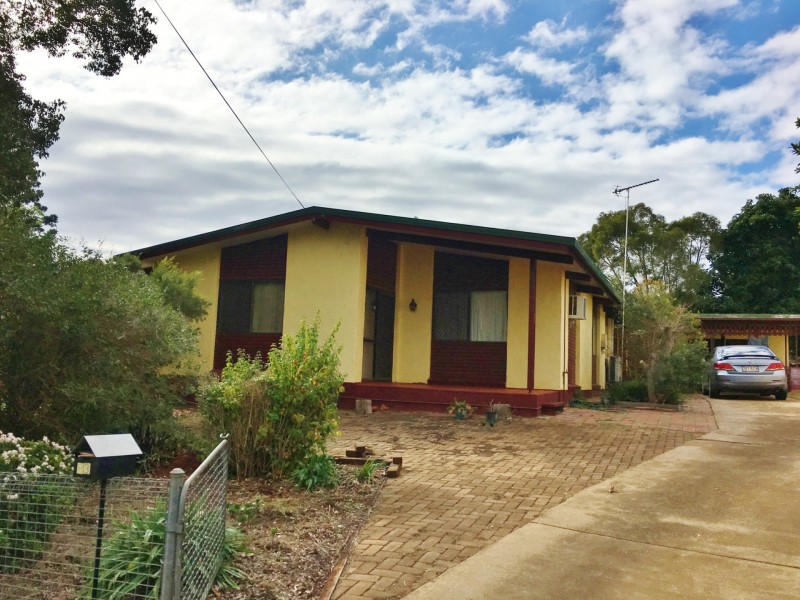 83 Moore Street, Kingaroy QLD 4610