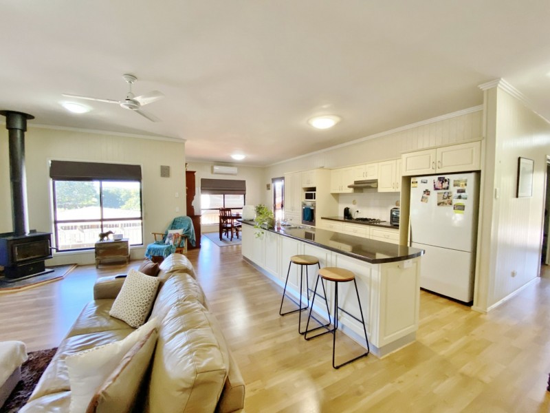 33 Sonaree Drive, Kingaroy QLD 4610
