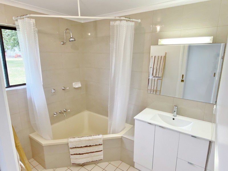 5 Tarong Drive, Kingaroy QLD 4610
