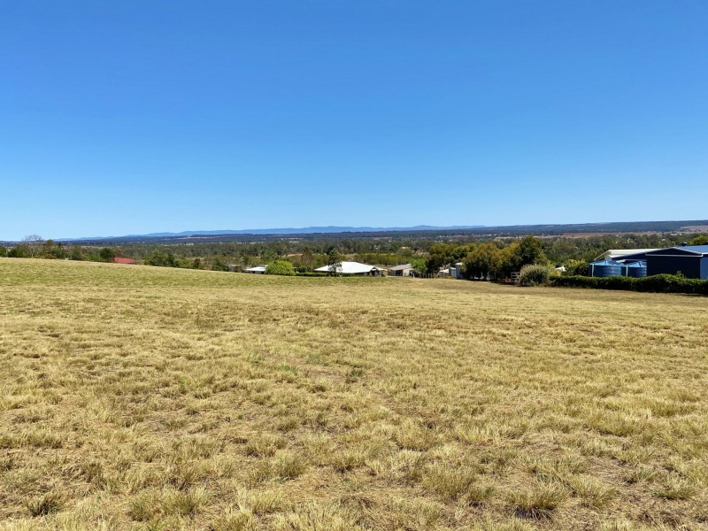 4 Crows Ash Crescent, Kingaroy QLD 4610