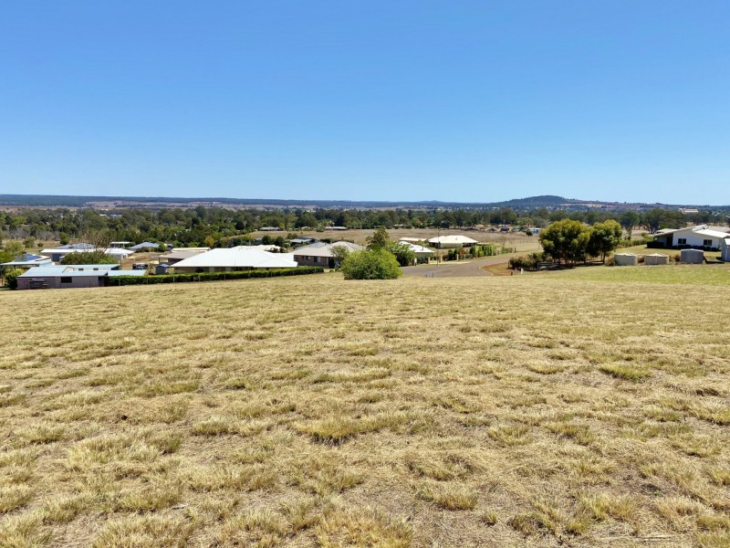8 Crows Ash Crescent, Kingaroy QLD 4610