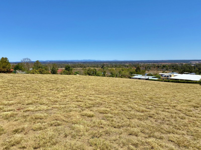 8 Crows Ash Crescent, Kingaroy QLD 4610