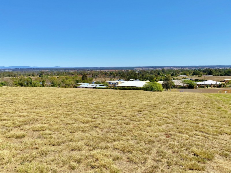 8 Crows Ash Crescent, Kingaroy QLD 4610