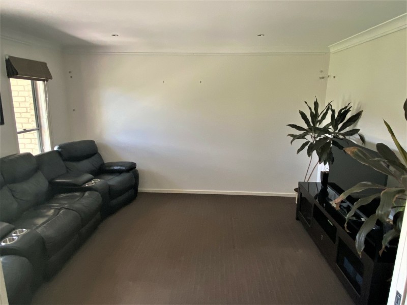 28 Bernard Crescent, Kingaroy QLD 4610