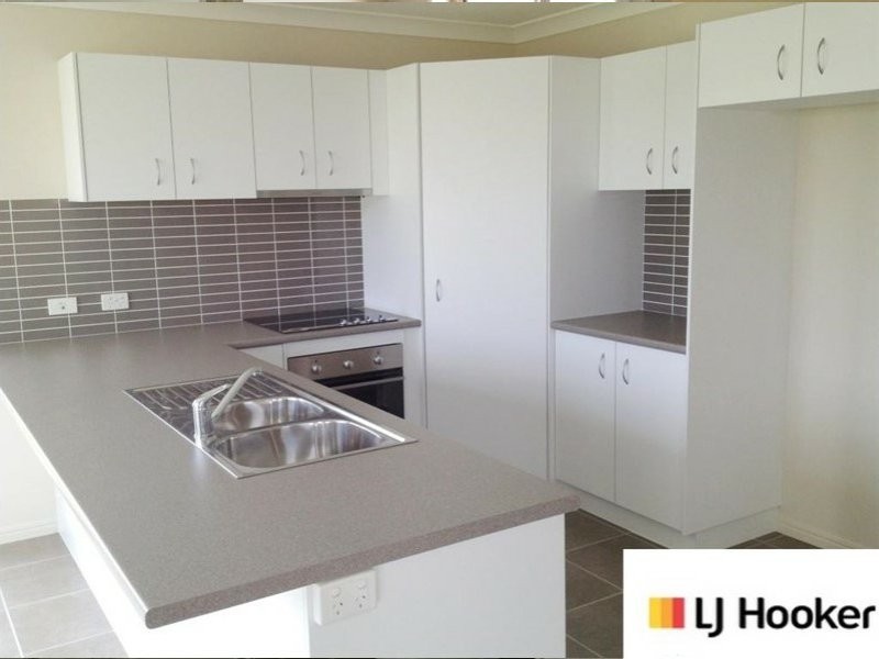 16 Parkside Drive, Kingaroy QLD 4610