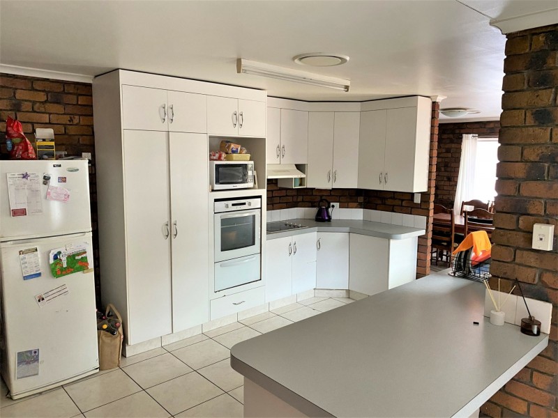 13 McIlhatton Street, Wondai QLD 4606