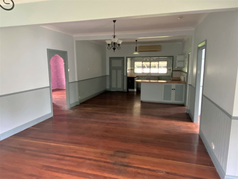 25 South Street, Wondai QLD 4606
