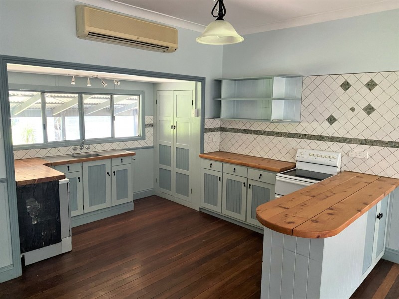 25 South Street, Wondai QLD 4606