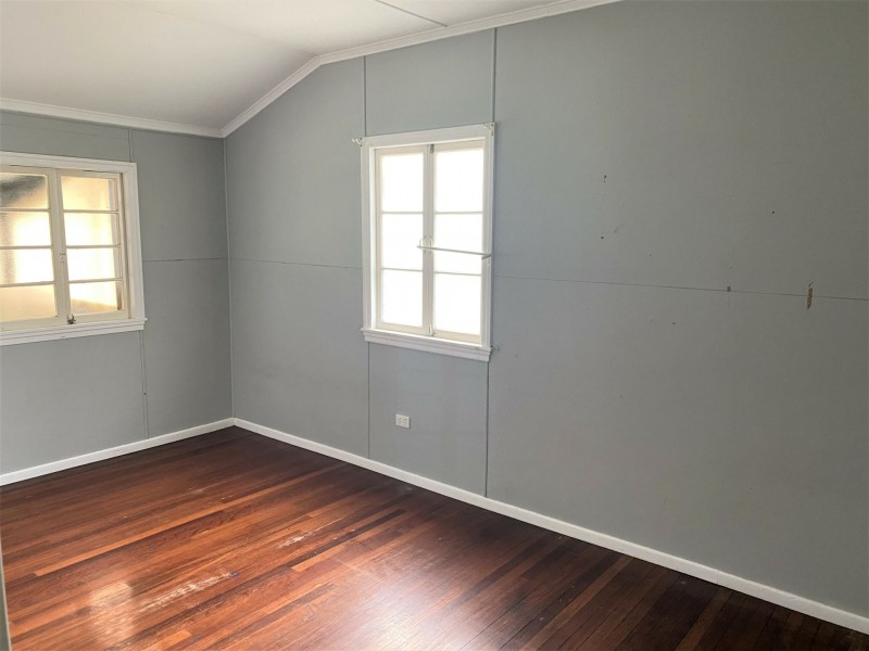 25 South Street, Wondai QLD 4606