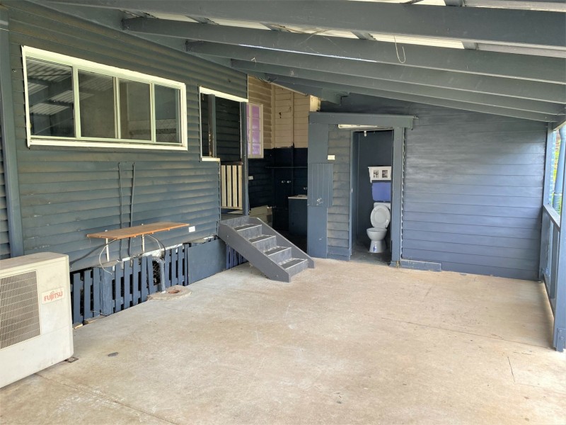 25 South Street, Wondai QLD 4606
