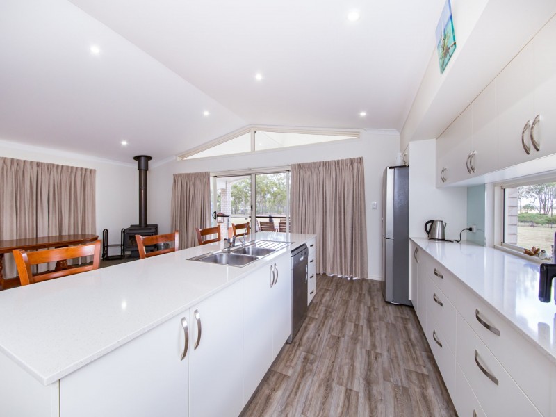 27 Warren Court, Wondai QLD 4606
