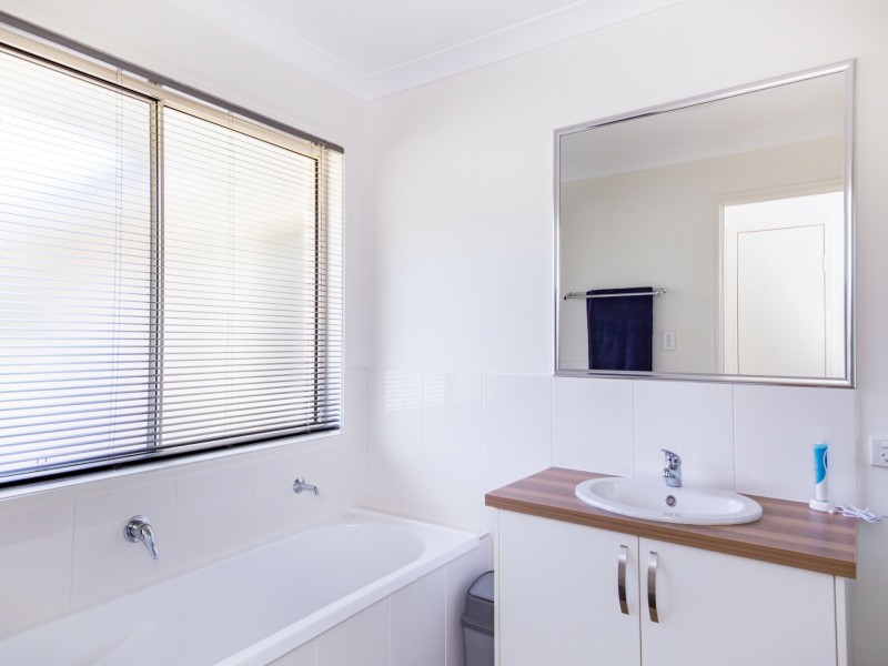 27 Warren Court, Wondai QLD 4606