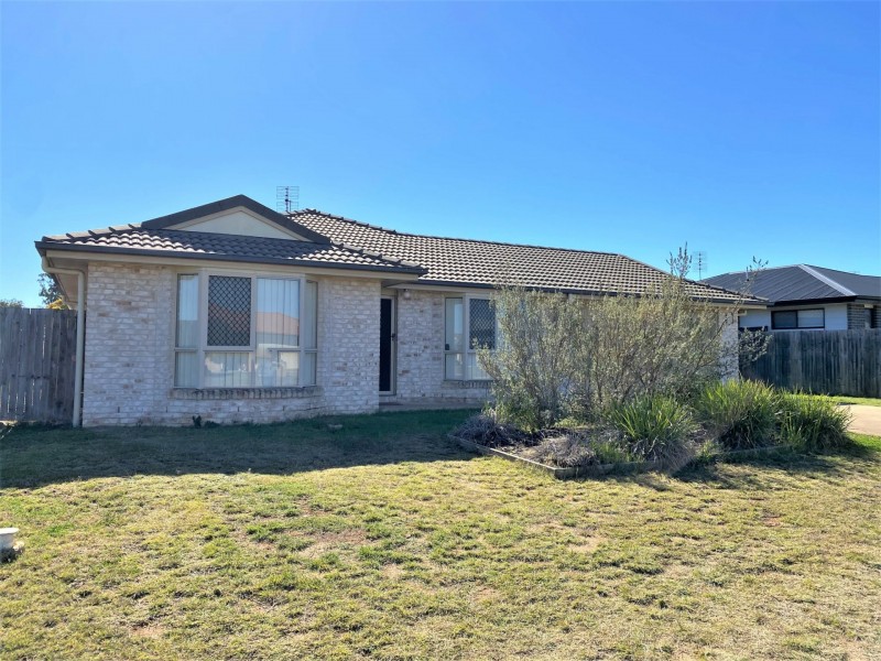 11 Oasis Drive, Kingaroy QLD 4610