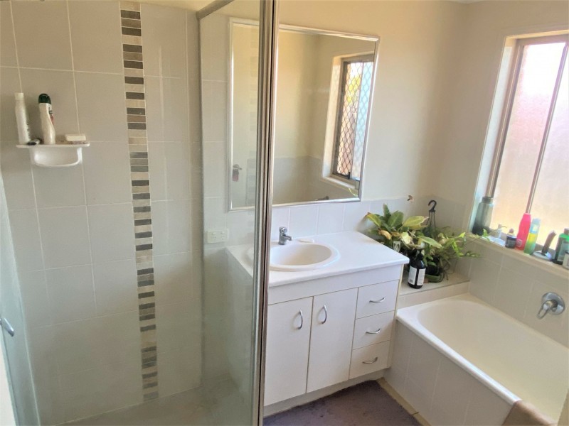 11 Oasis Drive, Kingaroy QLD 4610