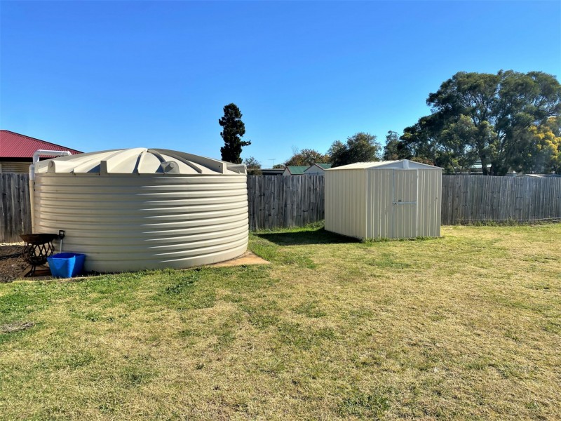 11 Oasis Drive, Kingaroy QLD 4610