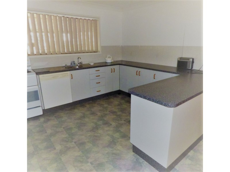 102 Baynes Street, Wondai QLD 4606