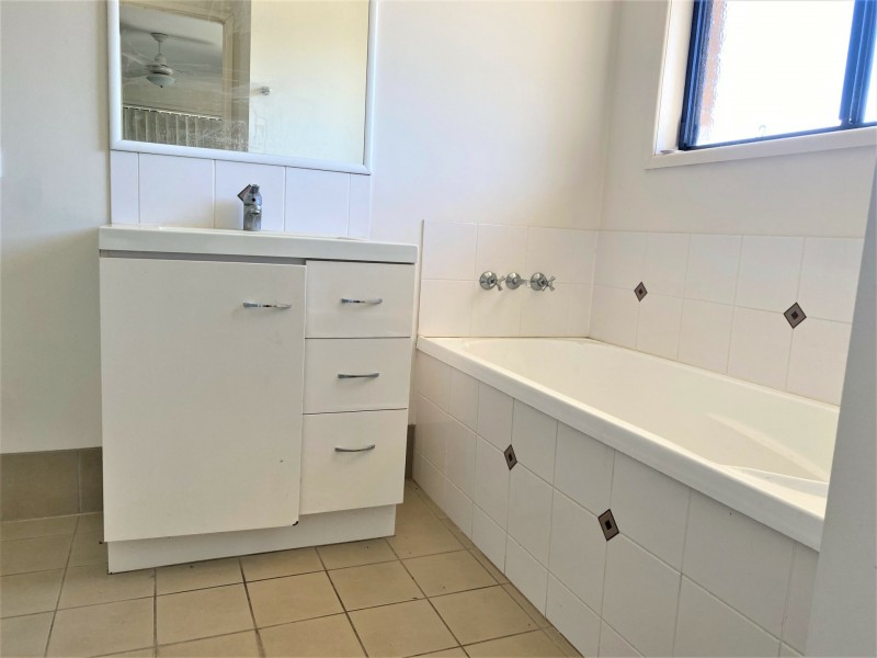 48 Burnett Street, Nanango QLD 4615