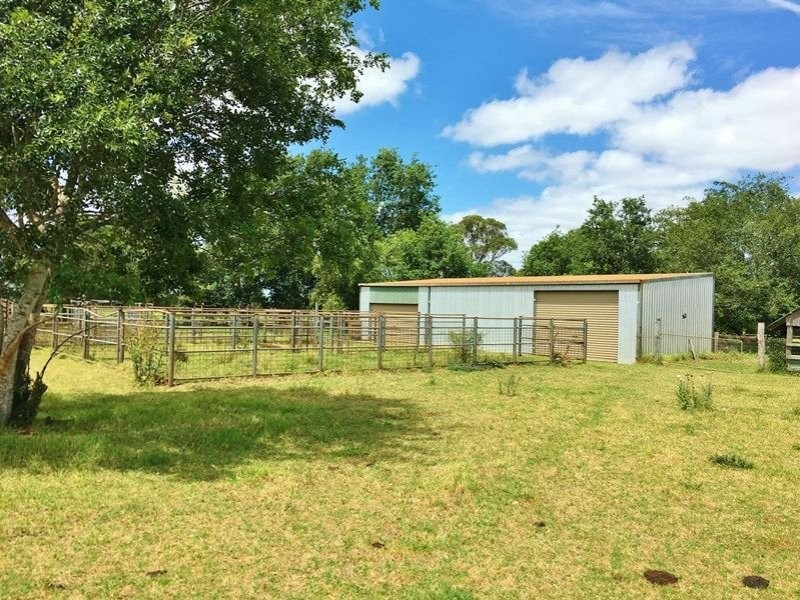 7 Taylors Road, Kingaroy QLD 4610