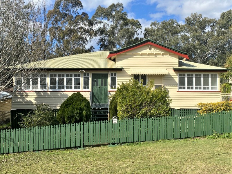 102 Wickham Street, Nanango QLD 4615