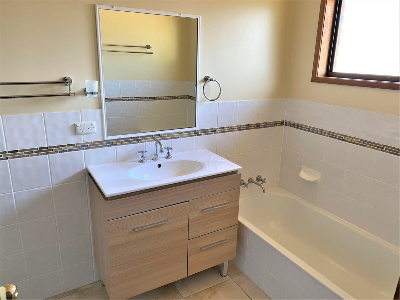 16 Murray Parade, Kingaroy QLD 4610