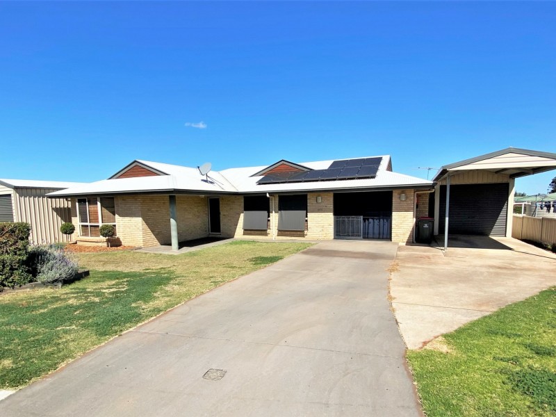 71 Ivy Street, Kingaroy QLD 4610