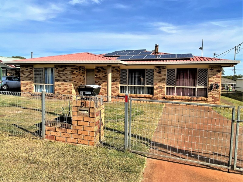 5 Anne Court, Kingaroy QLD 4610