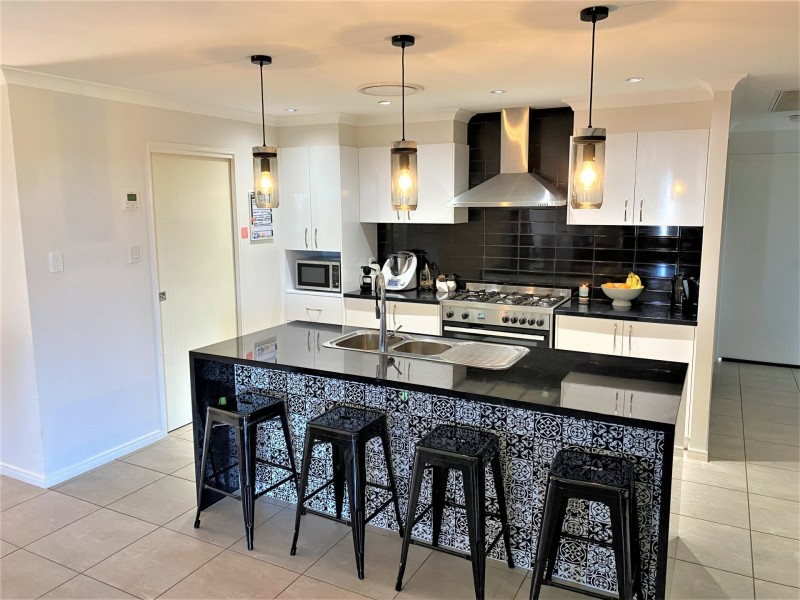 3 Crows Ash Crescent, Kingaroy QLD 4610