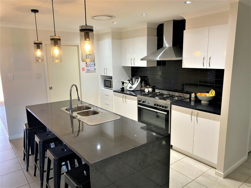 3 Crows Ash Crescent, Kingaroy QLD 4610