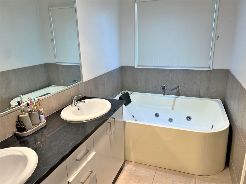 3 Crows Ash Crescent, Kingaroy QLD 4610