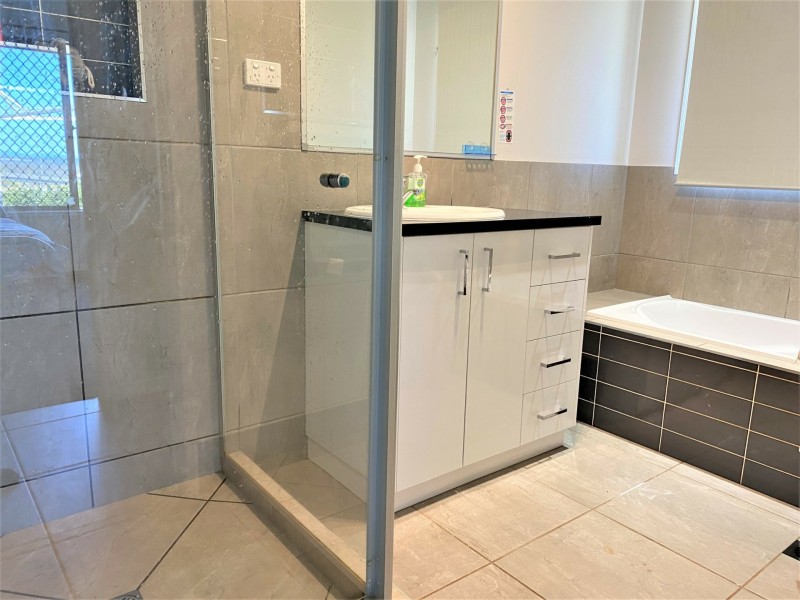 3 Crows Ash Crescent, Kingaroy QLD 4610