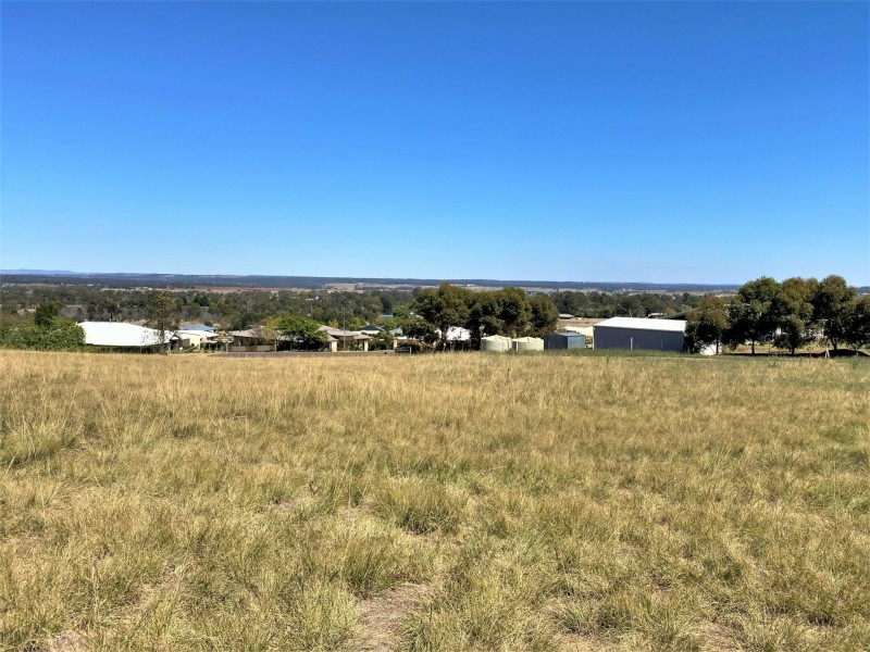 6 Crows Ash Crescent, Kingaroy QLD 4610