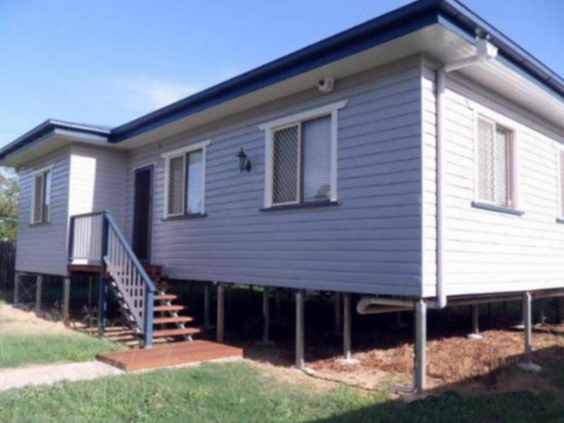 9 Henry Street, Kingaroy QLD 4610