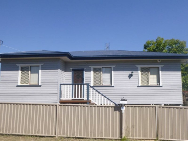 9 Henry Street, Kingaroy QLD 4610
