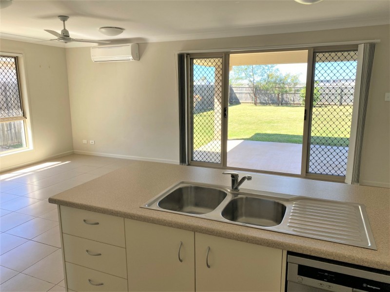4 Oasis Drive, Kingaroy QLD 4610