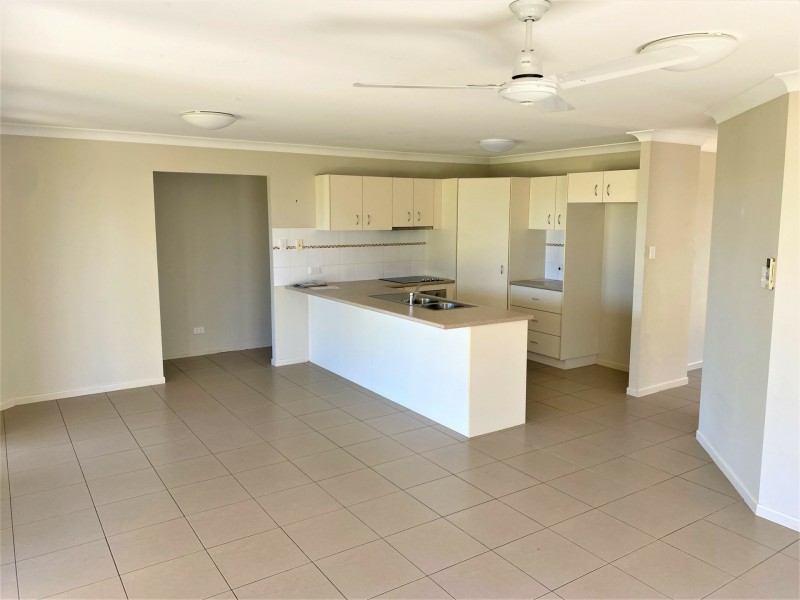 4 Oasis Drive, Kingaroy QLD 4610