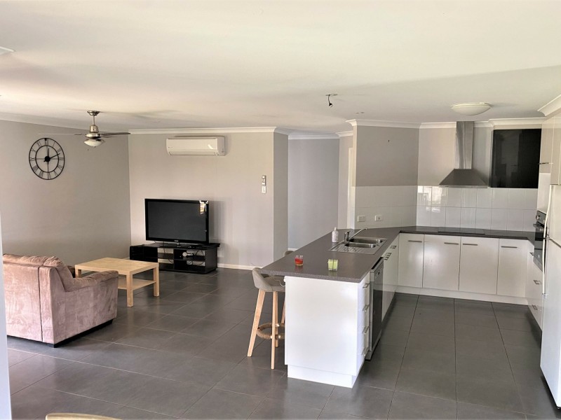 12 Hillview Parade, Kingaroy QLD 4610