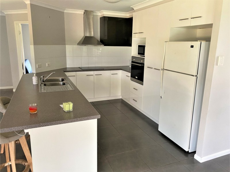 12 Hillview Parade, Kingaroy QLD 4610