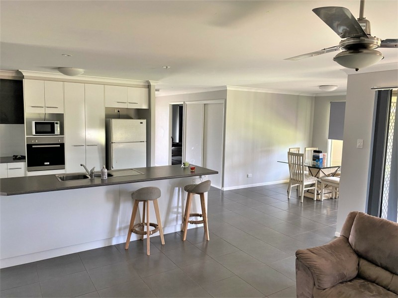 12 Hillview Parade, Kingaroy QLD 4610