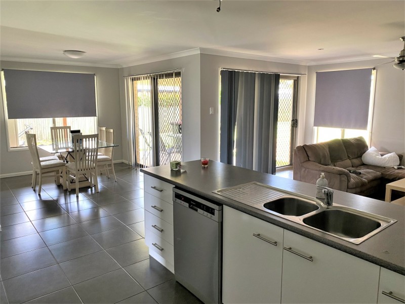 12 Hillview Parade, Kingaroy QLD 4610