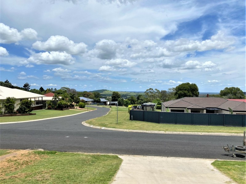 12 Hillview Parade, Kingaroy QLD 4610