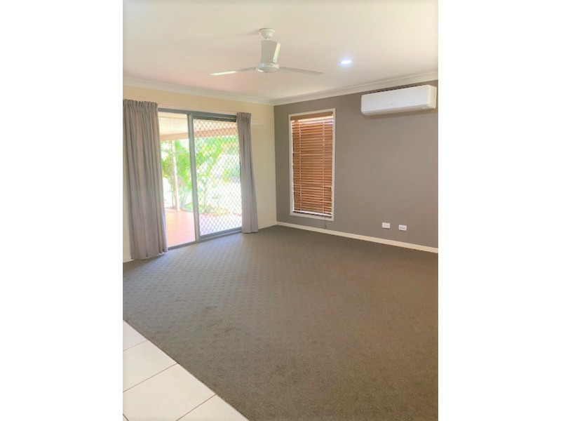 7 Poinciana Ave, Kingaroy QLD 4610