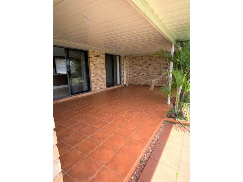 7 Poinciana Ave, Kingaroy QLD 4610