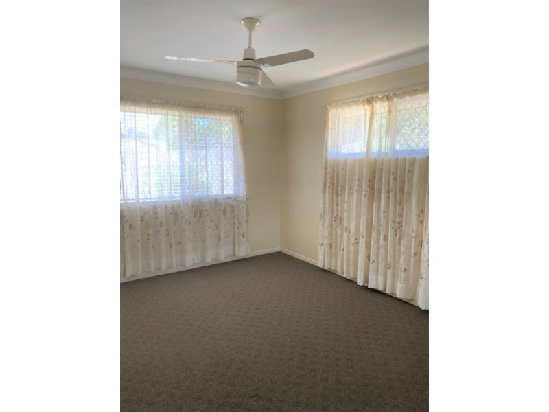 7 Poinciana Ave, Kingaroy QLD 4610