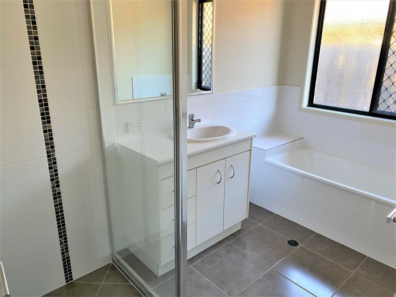 1/31 Parkside, Kingaroy QLD 4610
