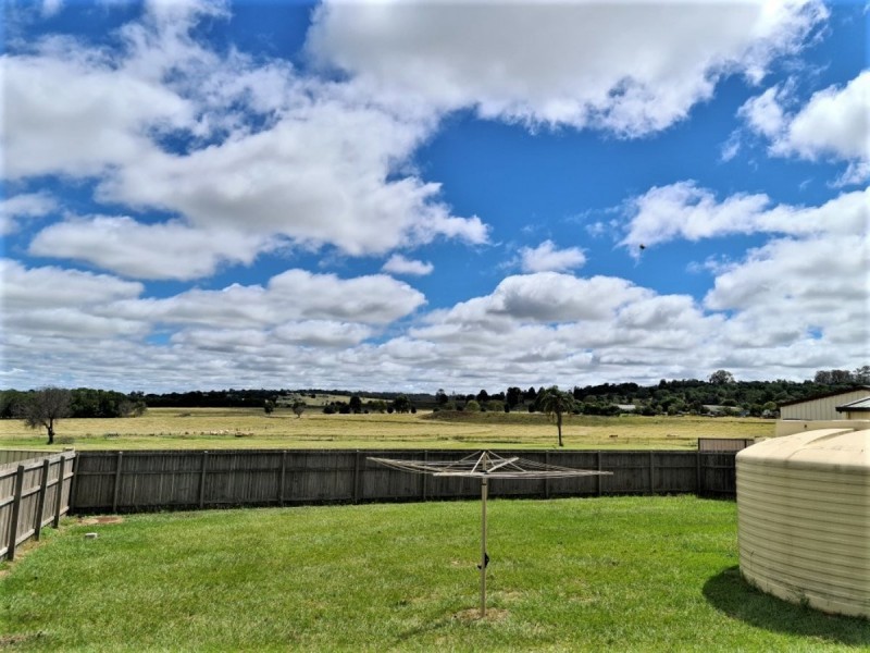 6 Jacaranda Avenue, Kingaroy QLD 4610