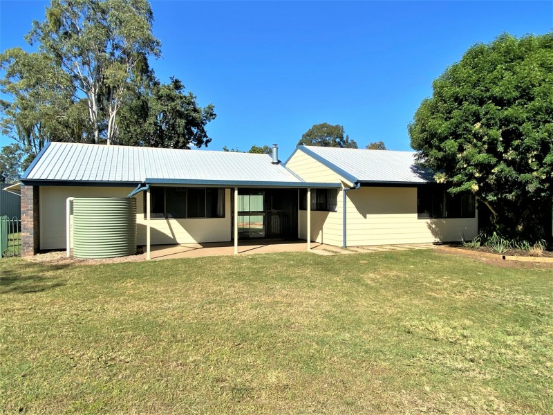 7 Club Court, Nanango QLD 4615