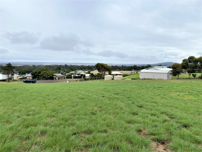 6 Crows Ash Crescent, Kingaroy QLD 4610