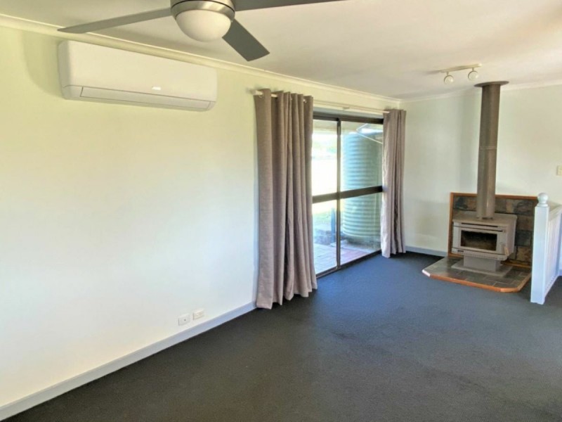 7 Club Court, Nanango QLD 4615