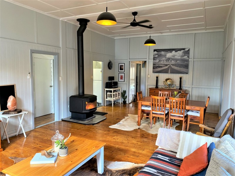 32 Parker Road, Ellesmere QLD 4610