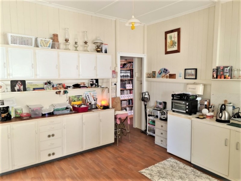 12 Beresford Street, Proston QLD 4613